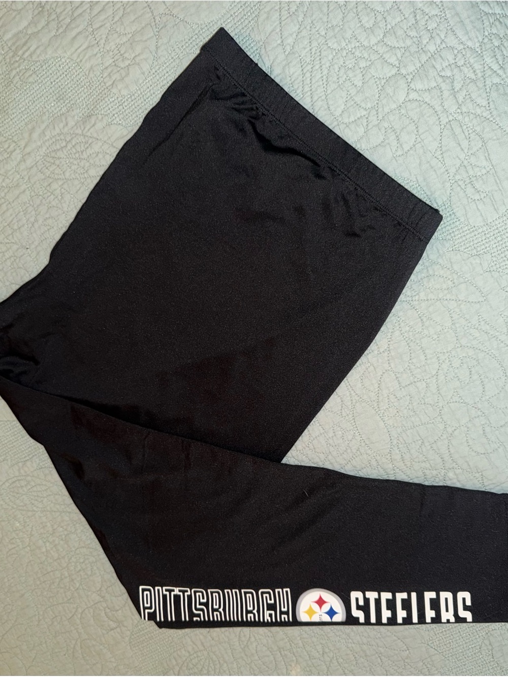 Women’s Black Pittsburgh Steelers Leggings with Team Print - Picture 2 of 3